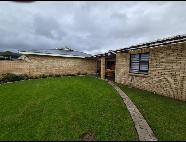 5 BEDROOM HOUSE FOR SALE IN DIE BULT